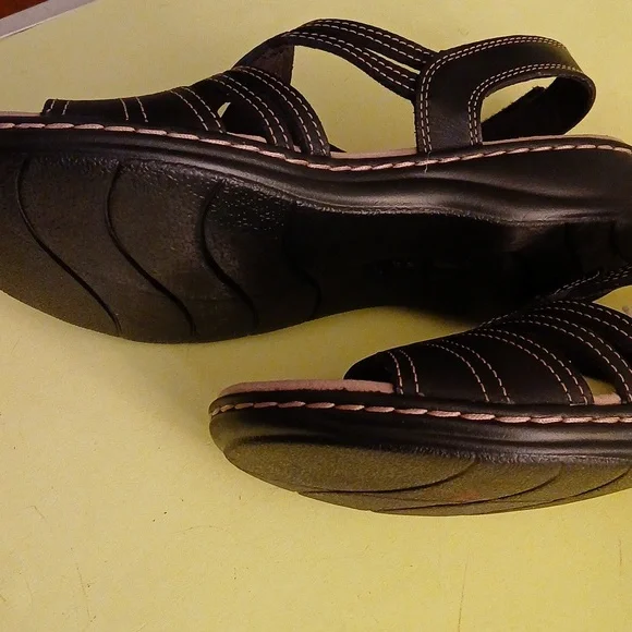 Clark's sandals brown with velcro closure.   Size 7 - Picture 3 of 5